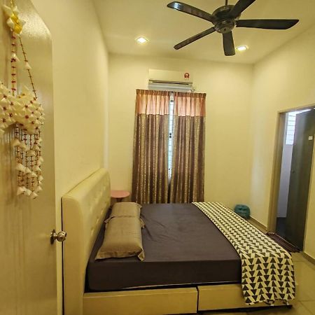 Teluk Batik 17Paradisehome Private Pool Karaoke Snooker Bbq 15Pax Lumut Exteriör bild