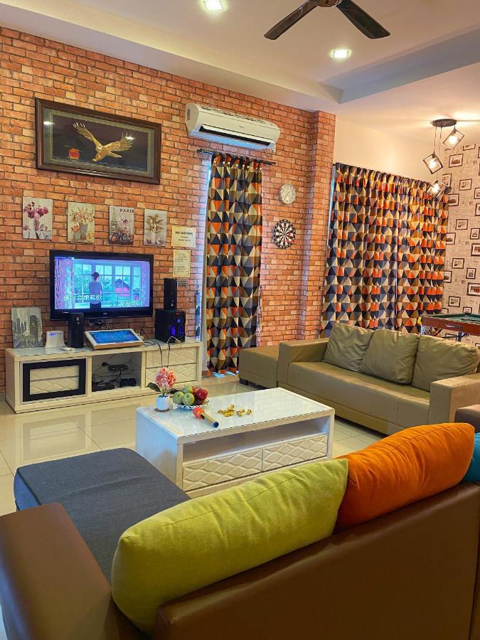 Teluk Batik 17Paradisehome Private Pool Karaoke Snooker Bbq 15Pax Lumut Exteriör bild