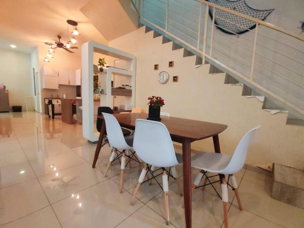 Teluk Batik 17Paradisehome Private Pool Karaoke Snooker Bbq 15Pax Lumut Exteriör bild