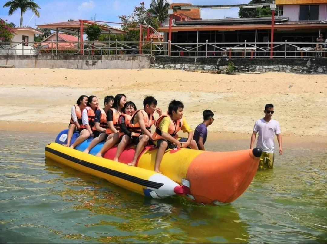 Teluk Batik 17Paradisehome Private Pool Karaoke Snooker Bbq 15Pax Lumut Exteriör bild